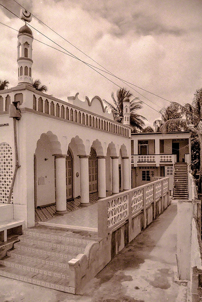 Jumma Masjid on Kensington New Road 1976 h3-12-19